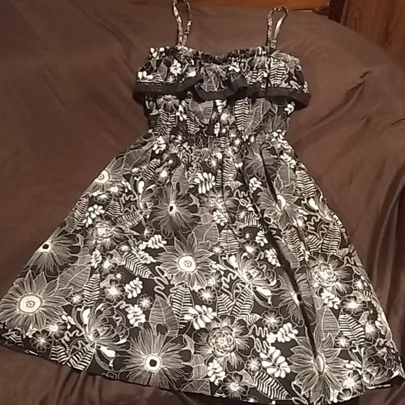 SO Dresses & Skirts - SO Sundress Black and White Medium